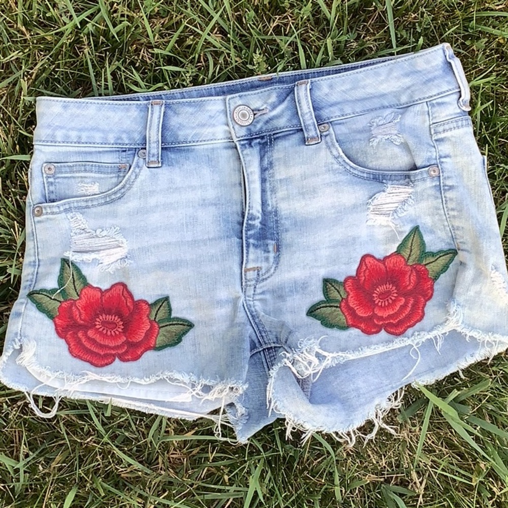 American Eagle High rise super stretch Blue Denim Shorts with Rose Embroidery